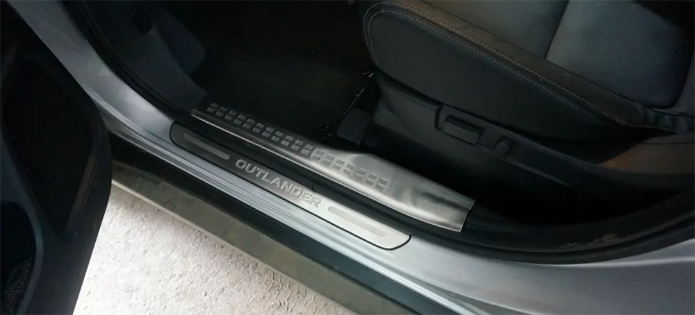 Накладки на пороги Mitsubishi Outlander 3