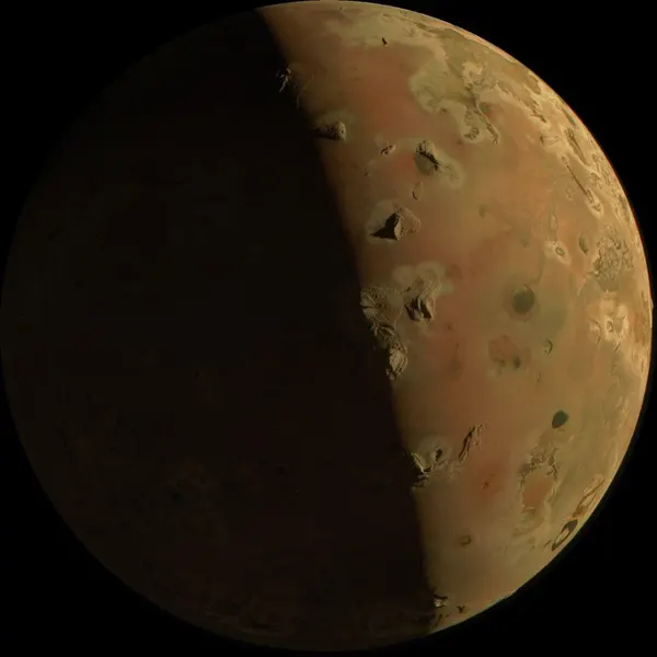 Свежие снимки спутника Юпитера Ио