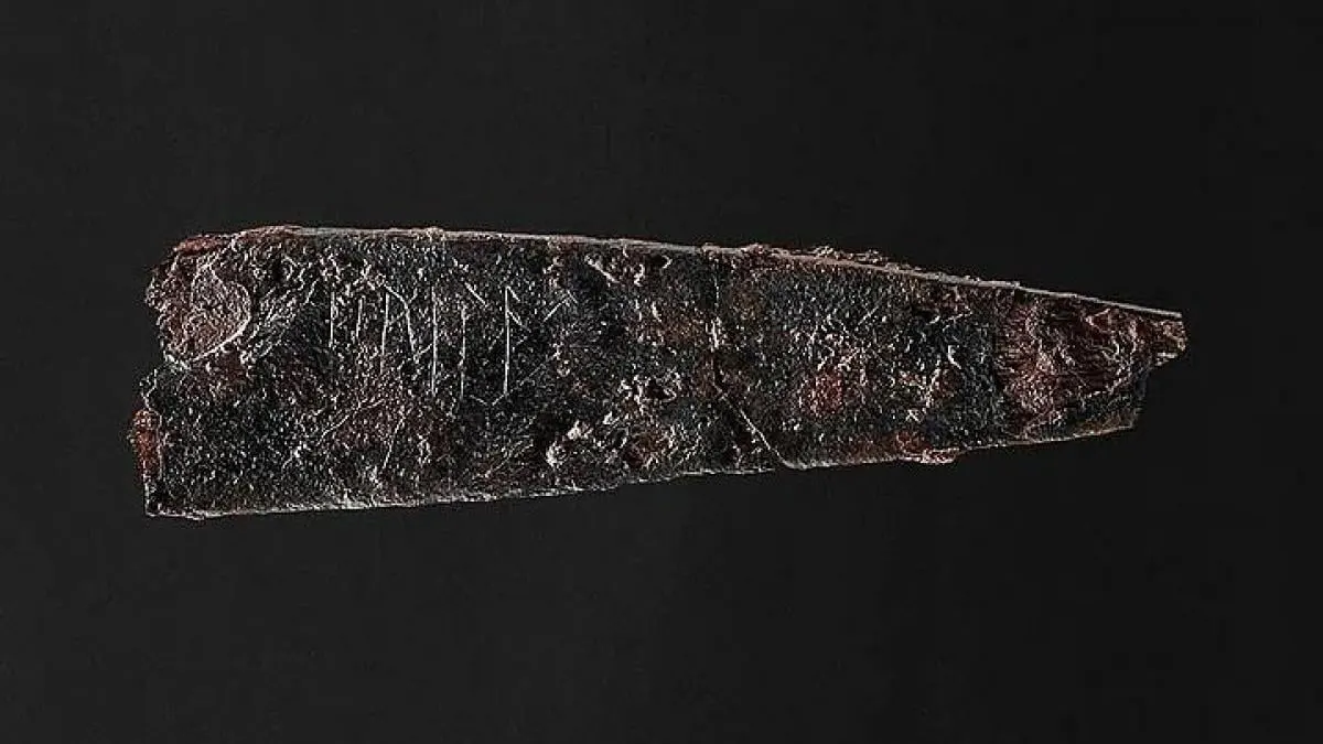 В Дании археологи нашли самые древние руны возраст которых почти 2 тыс. лет