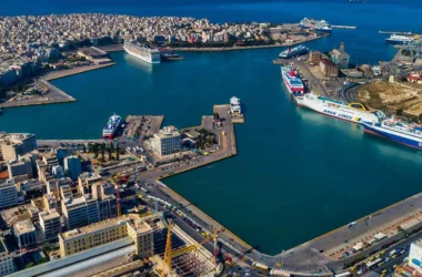 Взрыв возле израильской судоходной компании в греческом порту