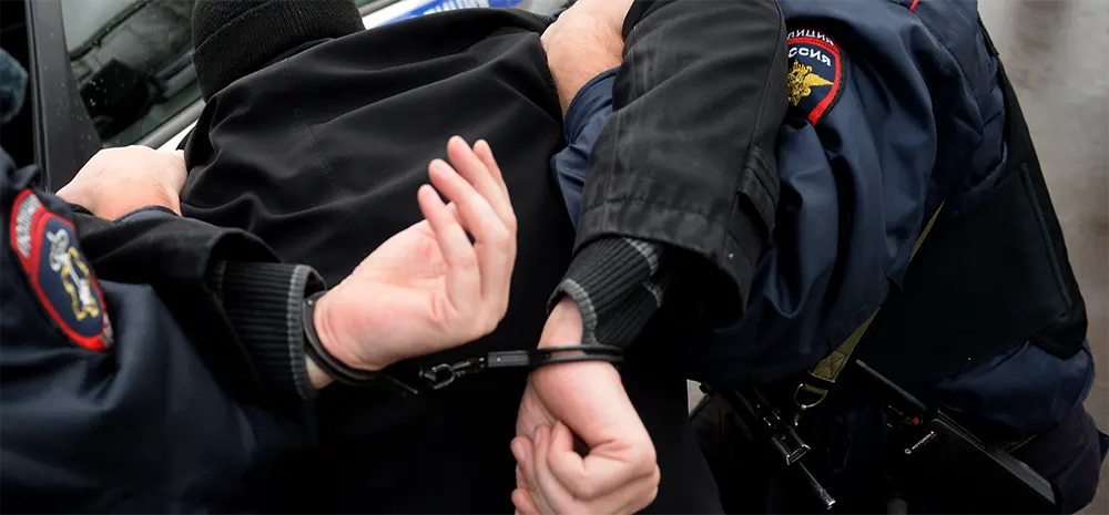В Петербурге полиция задержала подозреваемых в избиении прохожего