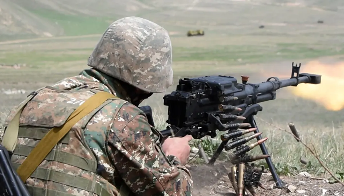 Азербайджан: Армения обстреливает его позиции на границе