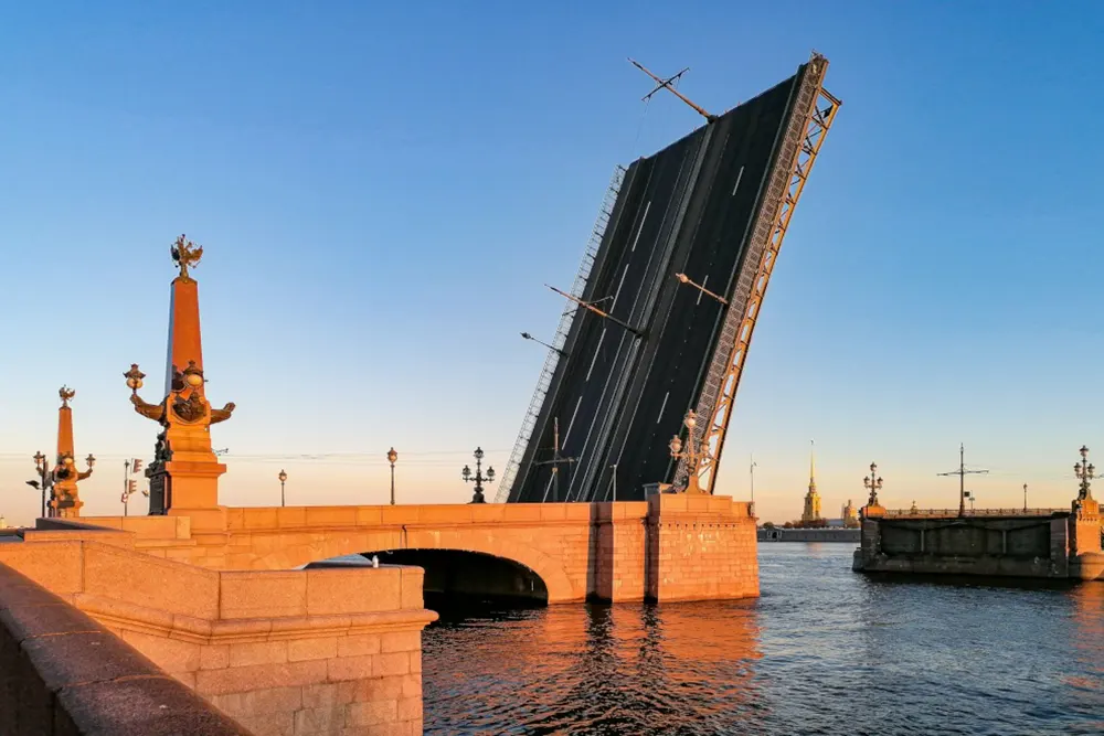 В Петербурге утвержден график разводки мостов в навигацию 2024 года
