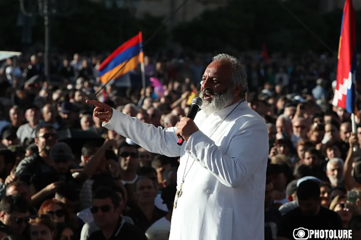 Началось, в Армении акции протеста с требованием отставки Пашиняна