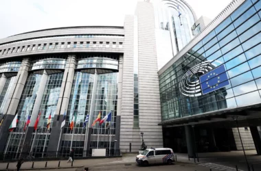 ЕС планирует начать официальные переговоры о принятии Молдавии и Украины