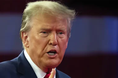 Трамп готов предоставить Киеву гарантии безопасности вне НАТО