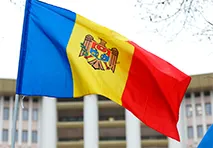 Молдавия: Приверженцы Гуцул пикетируют здание суда